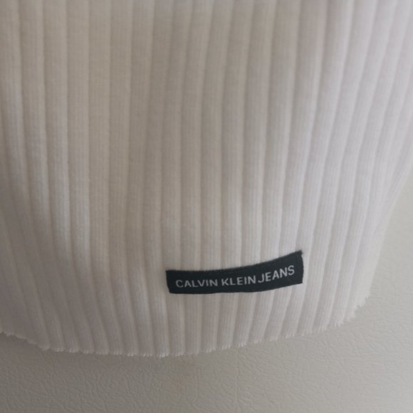 Calvin Klein White Top - Picture 3 of 4